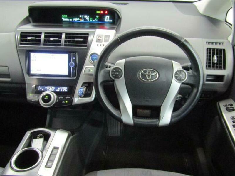 PRIUS ALPHA