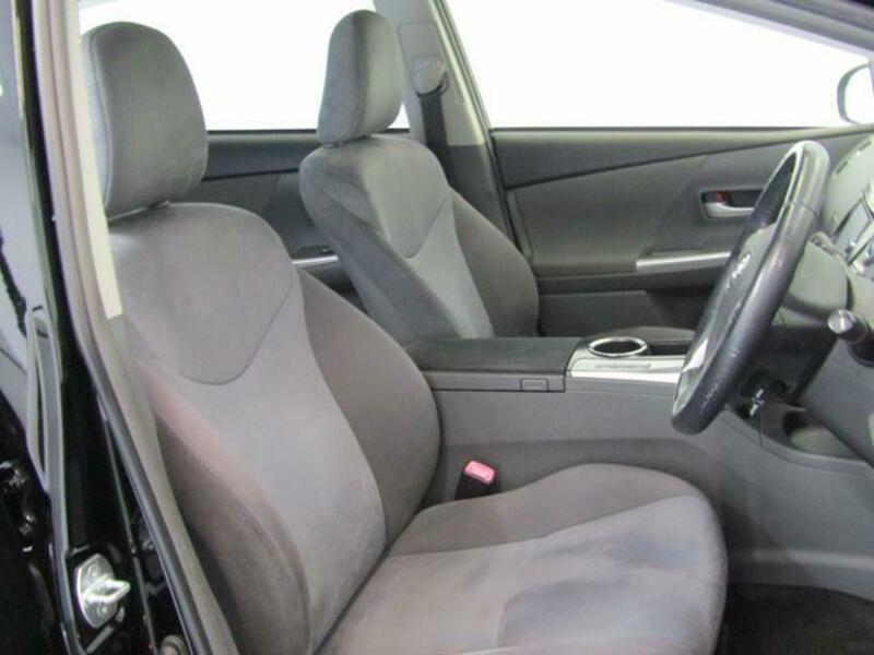 PRIUS ALPHA