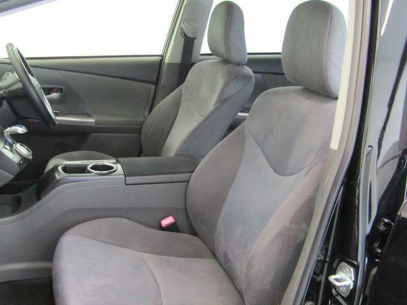 PRIUS ALPHA