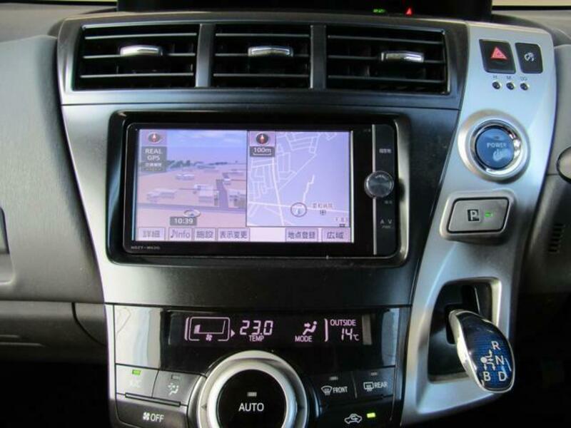 PRIUS ALPHA