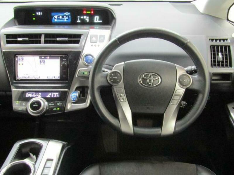 PRIUS ALPHA