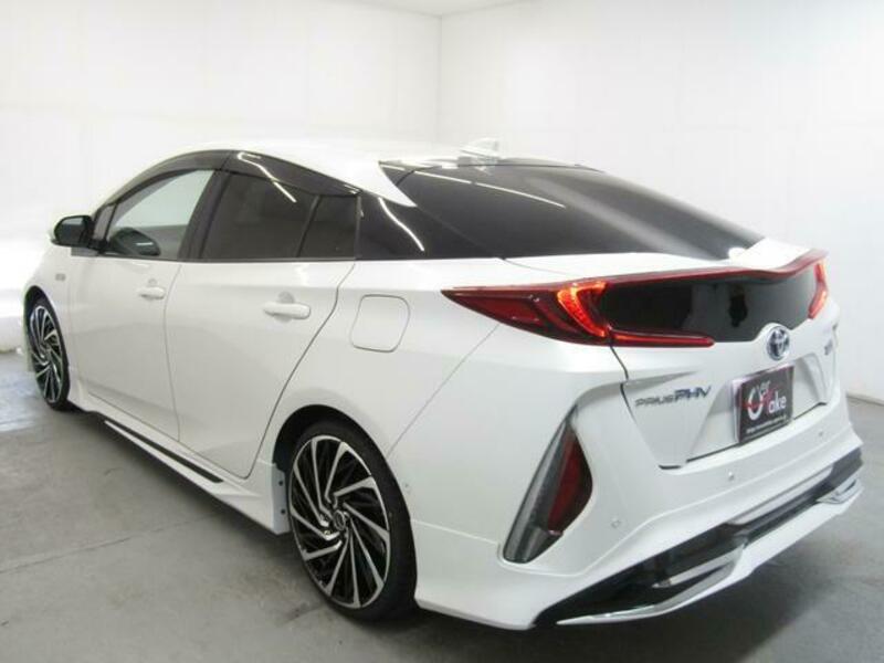 PRIUS PHV