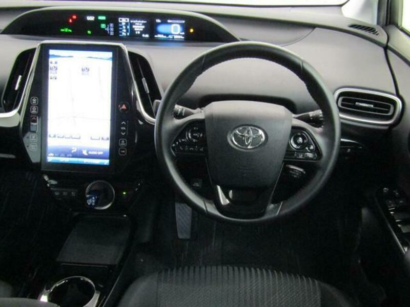 PRIUS PHV