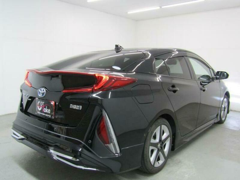PRIUS PHV