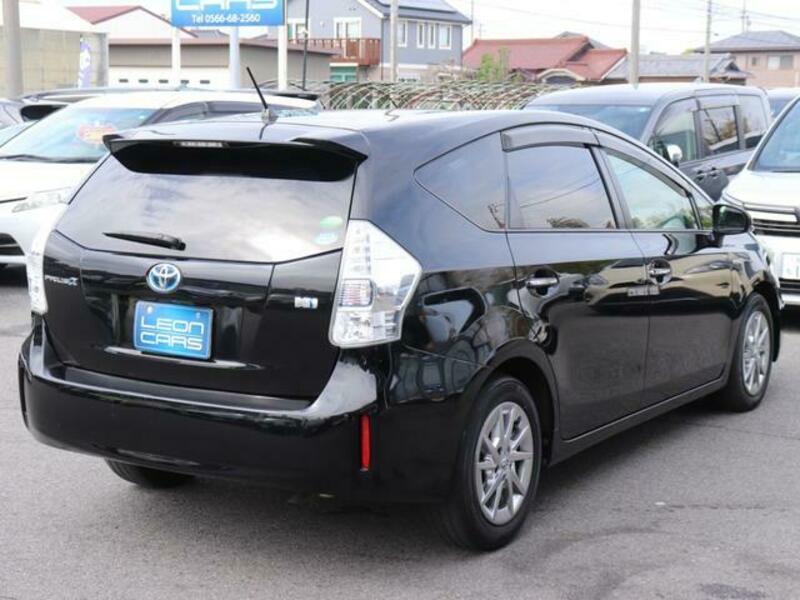 PRIUS ALPHA