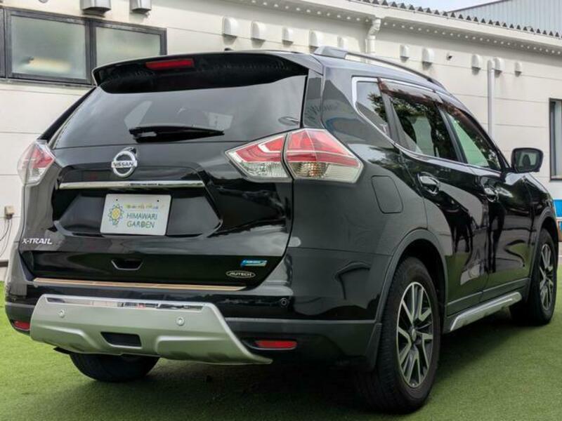 X-TRAIL