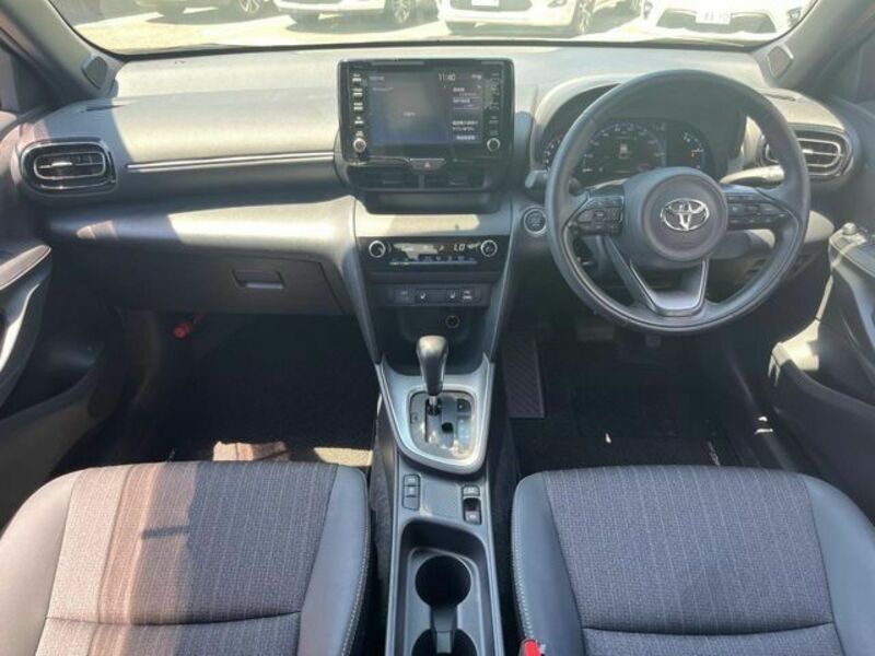 YARIS CROSS