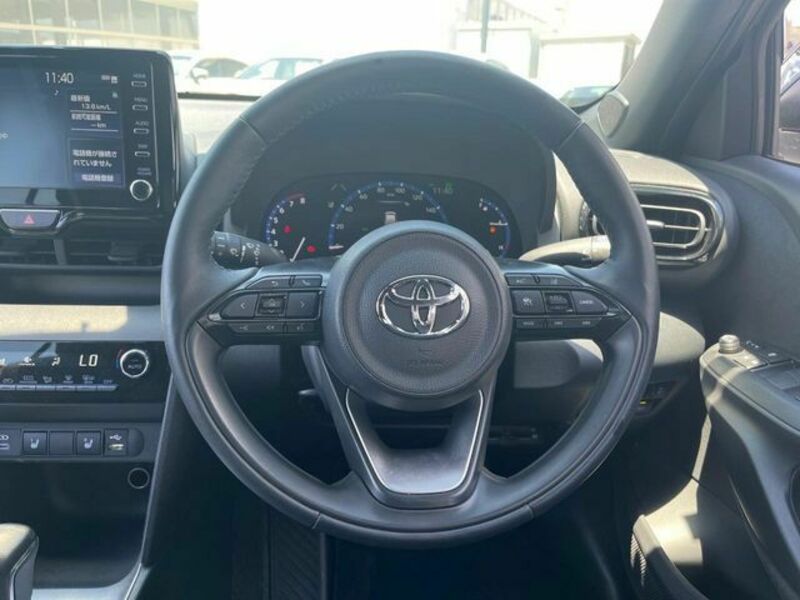 YARIS CROSS