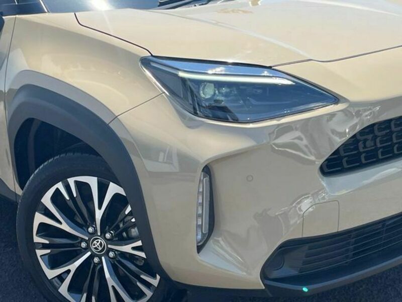 YARIS CROSS