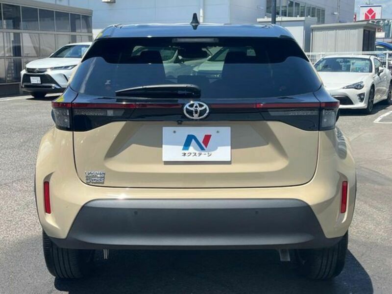 YARIS CROSS