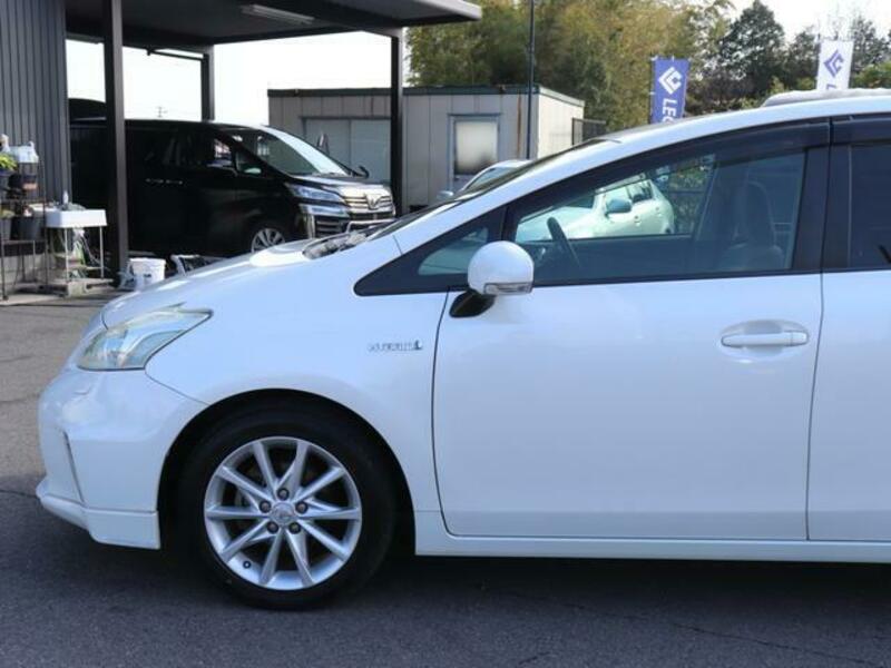 PRIUS ALPHA