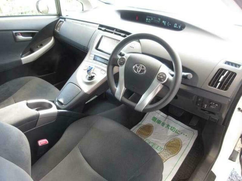 PRIUS PHV