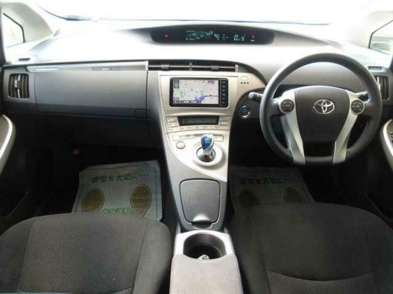 PRIUS PHV