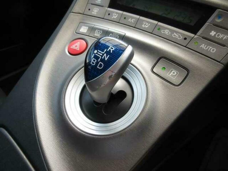 PRIUS PHV