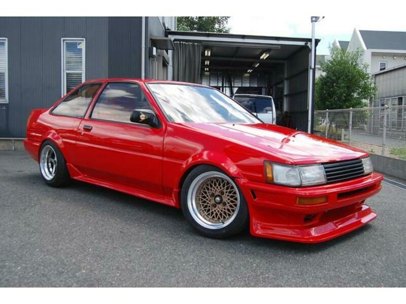 COROLLA LEVIN