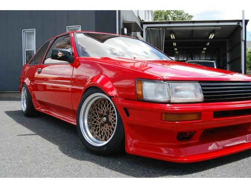 COROLLA LEVIN