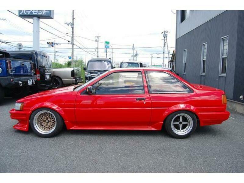COROLLA LEVIN
