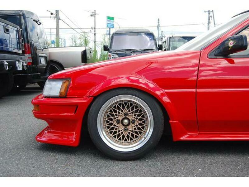 COROLLA LEVIN