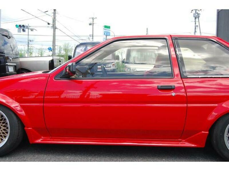 COROLLA LEVIN