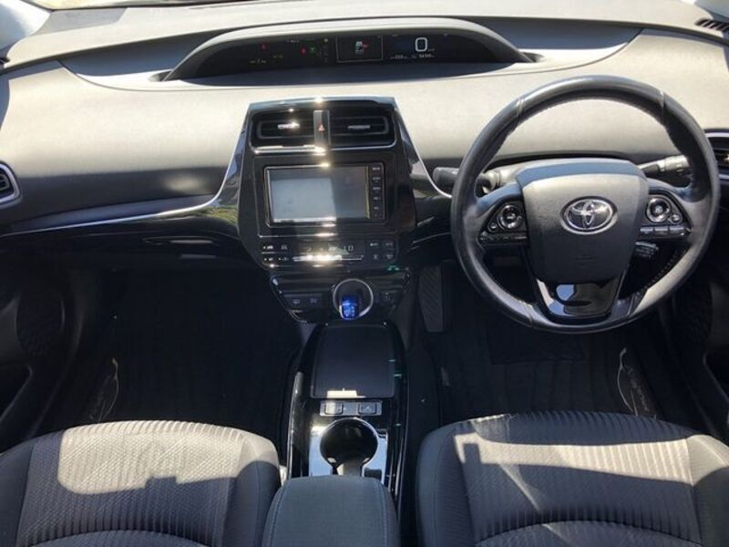 PRIUS PHV