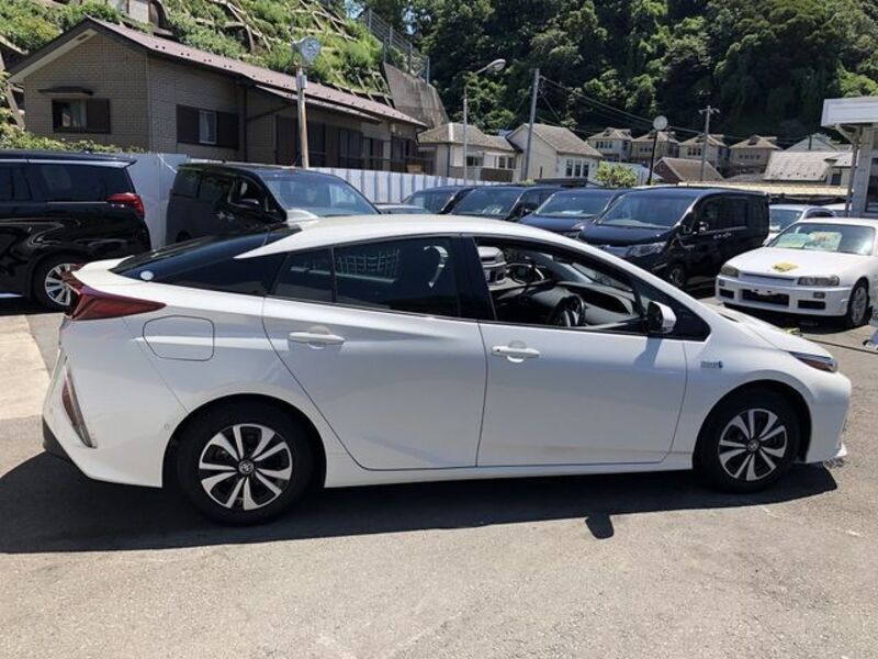 PRIUS PHV