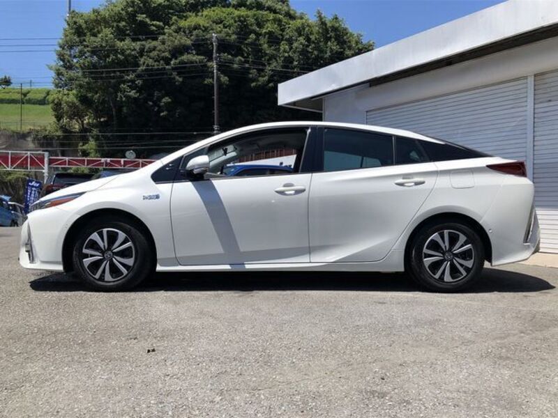 PRIUS PHV