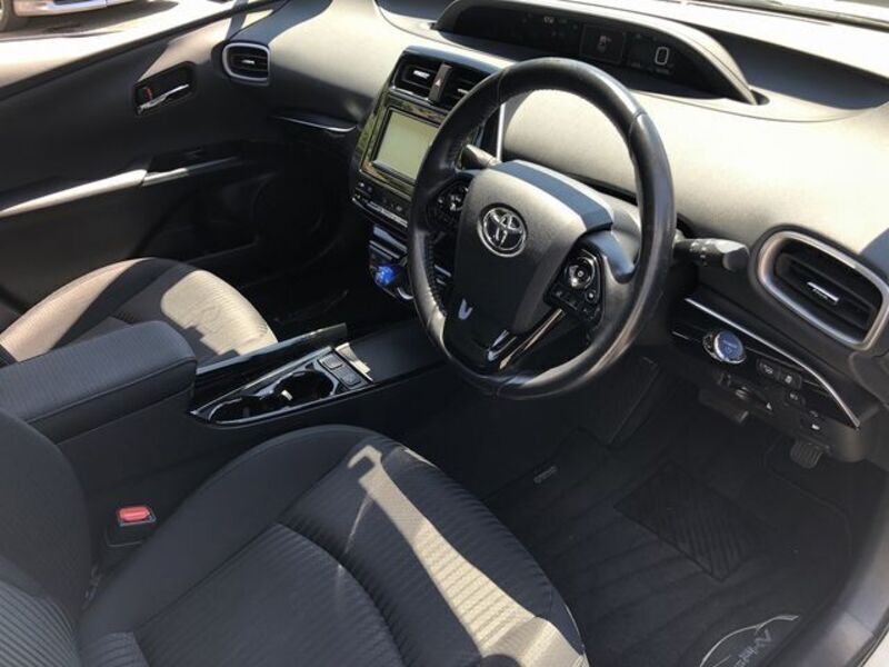 PRIUS PHV