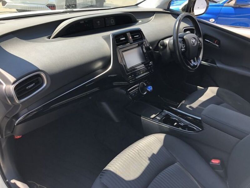 PRIUS PHV