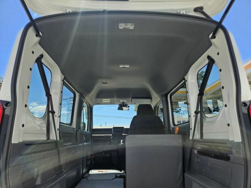 N-VAN
