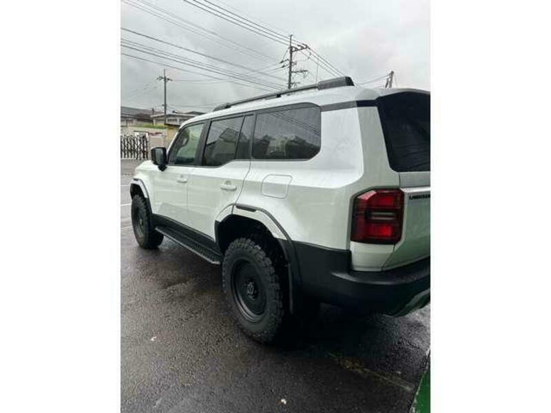 LAND CRUISER 250