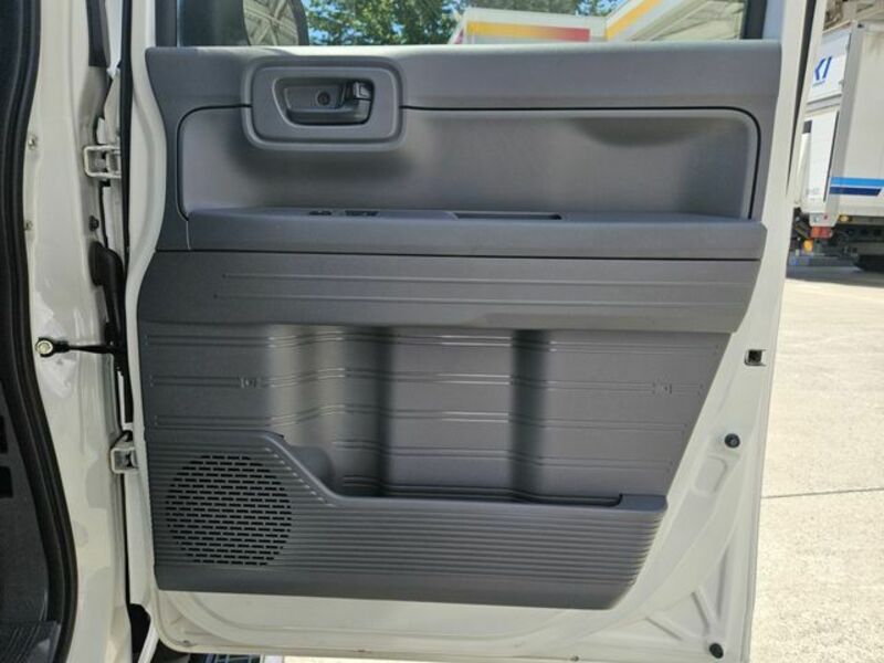 N-VAN
