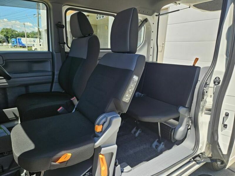 N-VAN