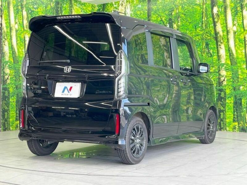 N BOX CUSTOM