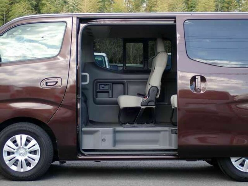 NV350 CARAVAN WAGON