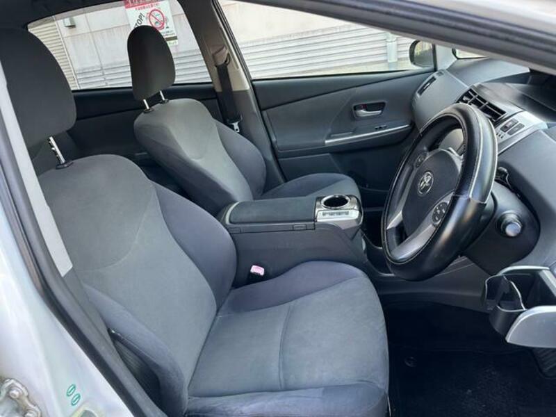 PRIUS ALPHA