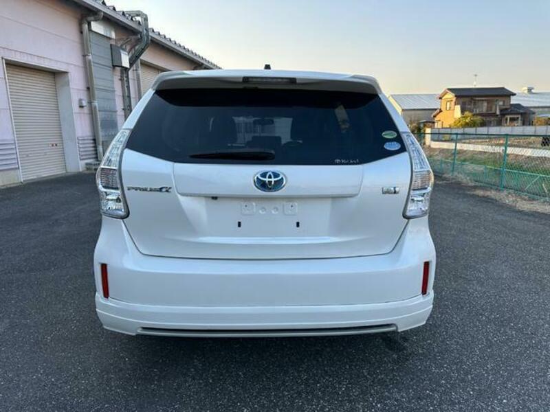 PRIUS ALPHA