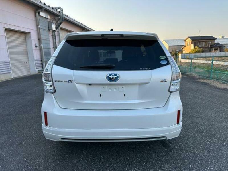 PRIUS ALPHA