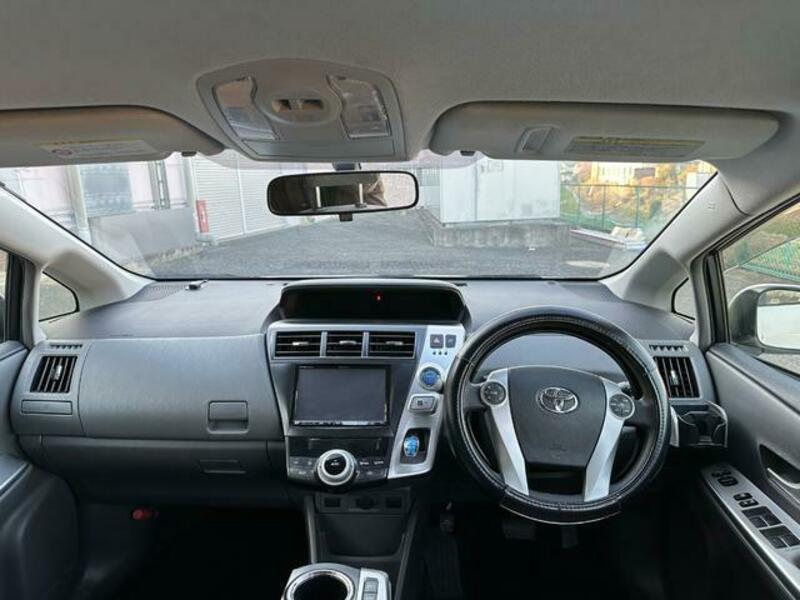 PRIUS ALPHA