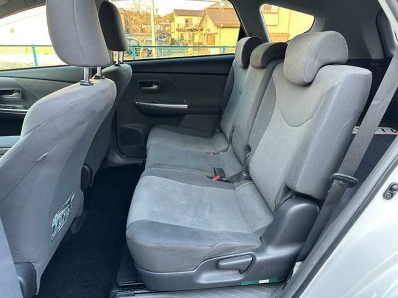 PRIUS ALPHA