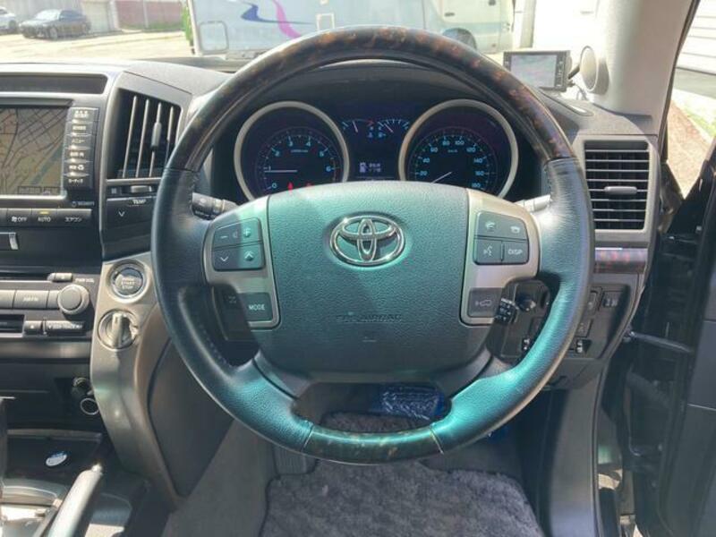 LAND CRUISER