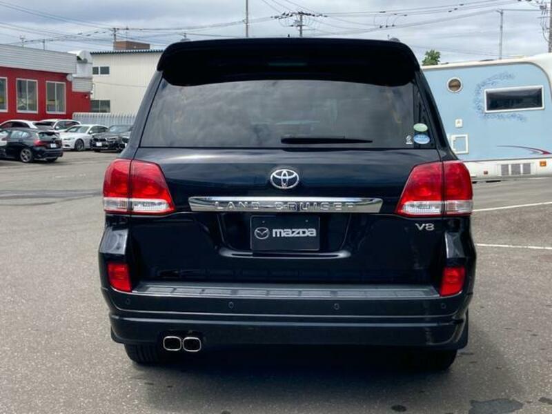 LAND CRUISER