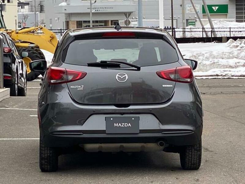 MAZDA2
