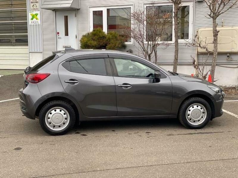 MAZDA2