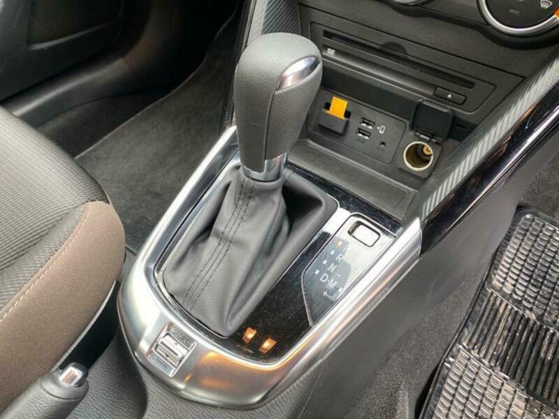 MAZDA2