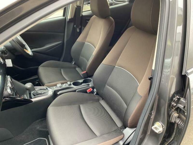 MAZDA2