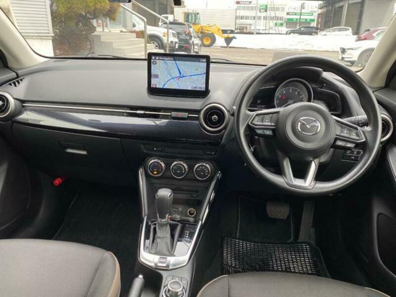 MAZDA2