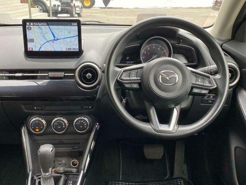 MAZDA2