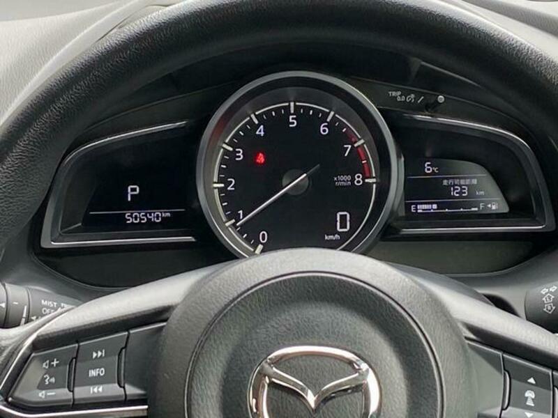 MAZDA2
