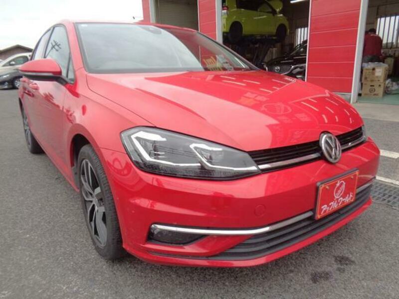 VOLKSWAGEN GOLF