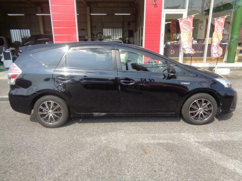 PRIUS ALPHA
